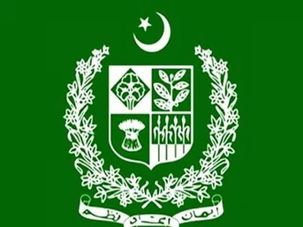 حکومت کا صوبائی دائرہ اختیار والی 17 وزارتیں ختم کرنے سے انکار