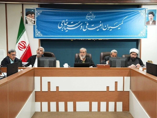 رہبر معظم کسی بھی وقت جوہری ہتھیار بنانے کا حکم دے سکتے ہیں؛ مشیرِ ایران قومی سلامتی